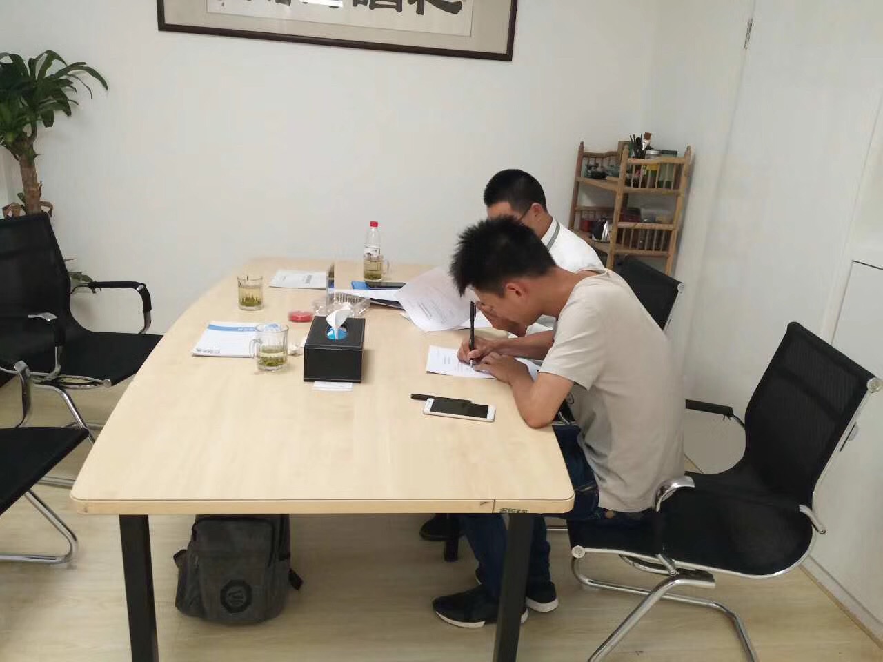 热烈祝贺李总签约创绿家杭州市区级代理！