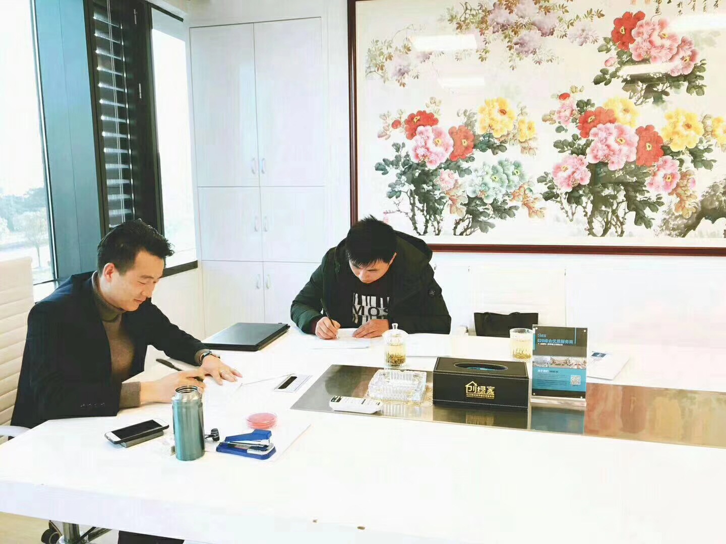 热烈祝贺丁总夫妇签约创绿家江苏省县级市代理！