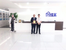 热烈祝贺尚总、邓总夫妇签约创绿家四川省市级代理！