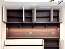 柜门全开猛吹风?小心家具变形、墙面开裂!