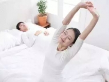 南京美女睡了10年的床垫，掀开后把全家人都吓傻了……